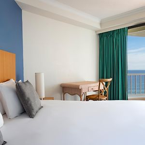 One-Bedroom Suite Lock Off